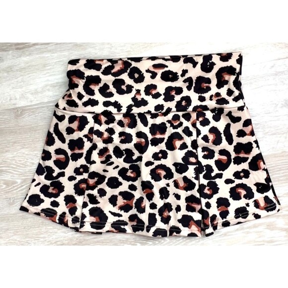 Leopard Print Tennis/Pickleball Skort – Built-In Shorts – Size M – 13” Length - Picture 2 of 6